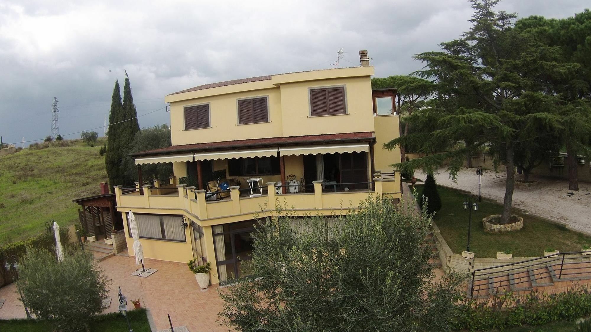 צ'יוויטווקיה Bed And Breakfast La Corte Degli Ulivi מראה חיצוני תמונה