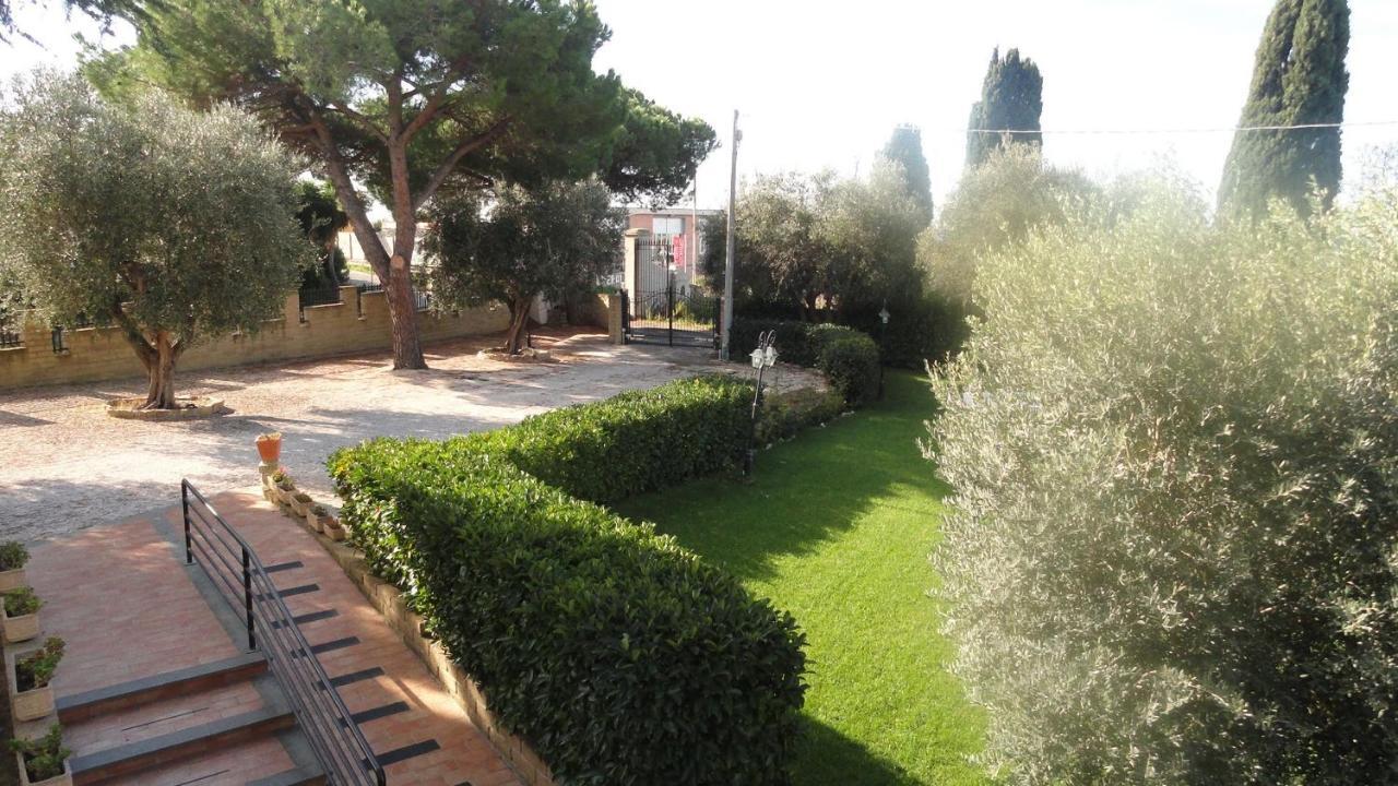 צ'יוויטווקיה Bed And Breakfast La Corte Degli Ulivi מראה חיצוני תמונה