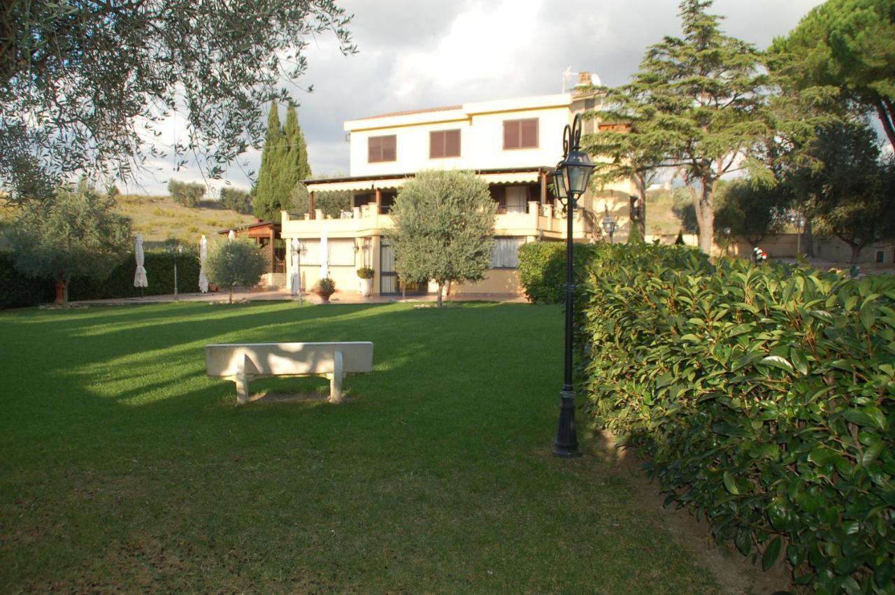 צ'יוויטווקיה Bed And Breakfast La Corte Degli Ulivi מראה חיצוני תמונה